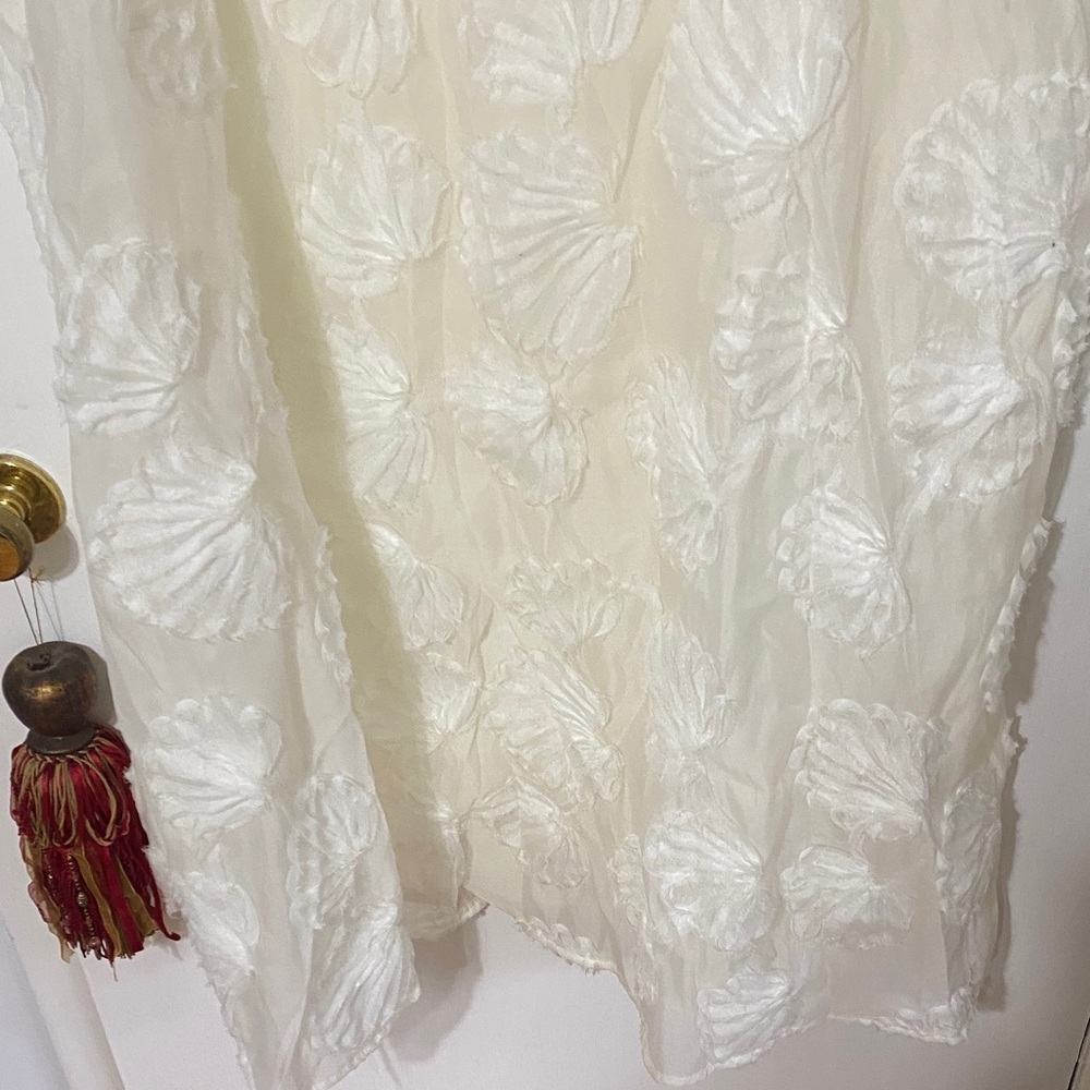 PrettyLittleThing Cream Shell Pattern Maxi Skirt … - image 10